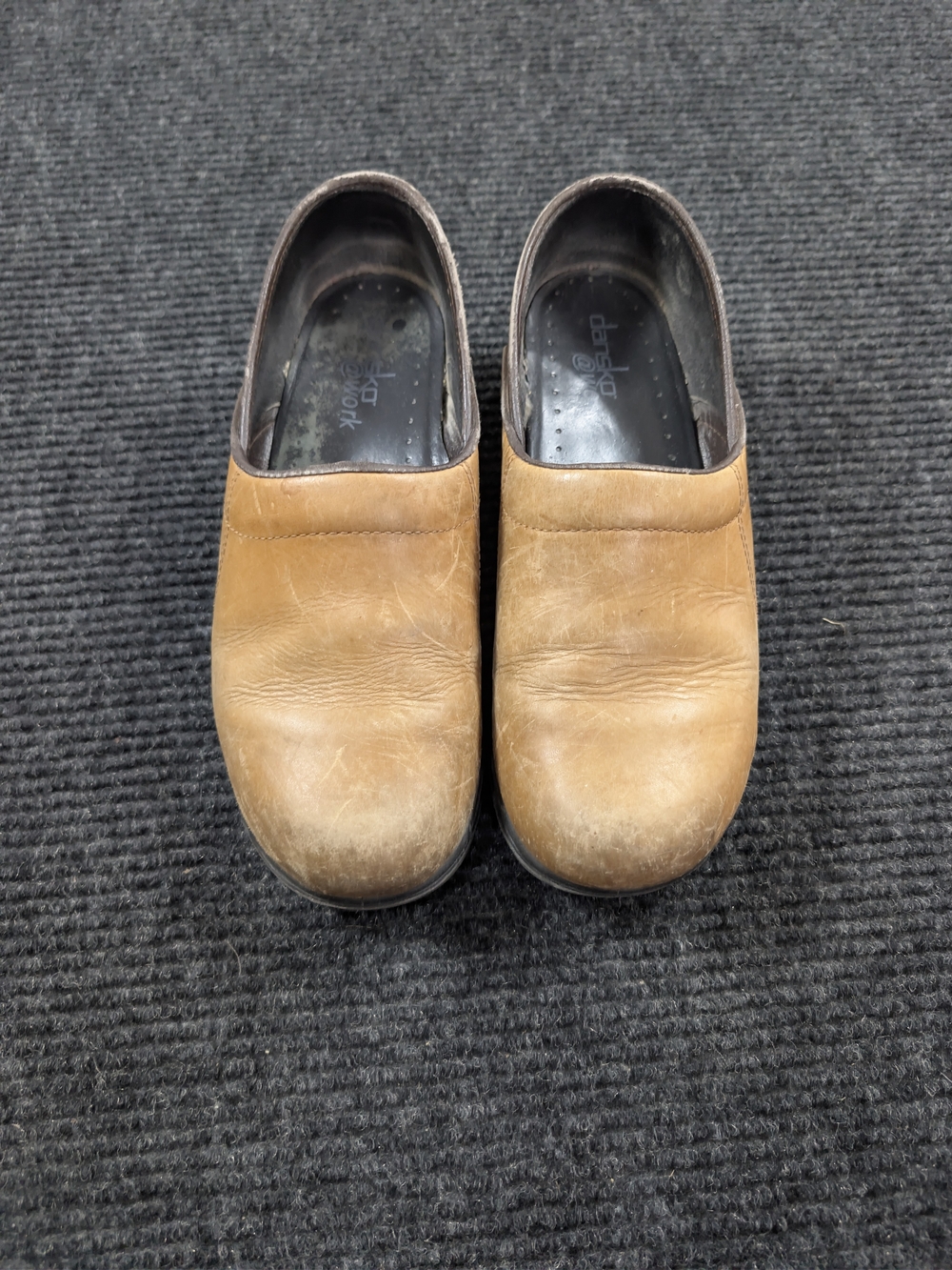 [FLAWED] Dansko @Work Tan Distressed Leather Clogs EU 41 US 10.5 11